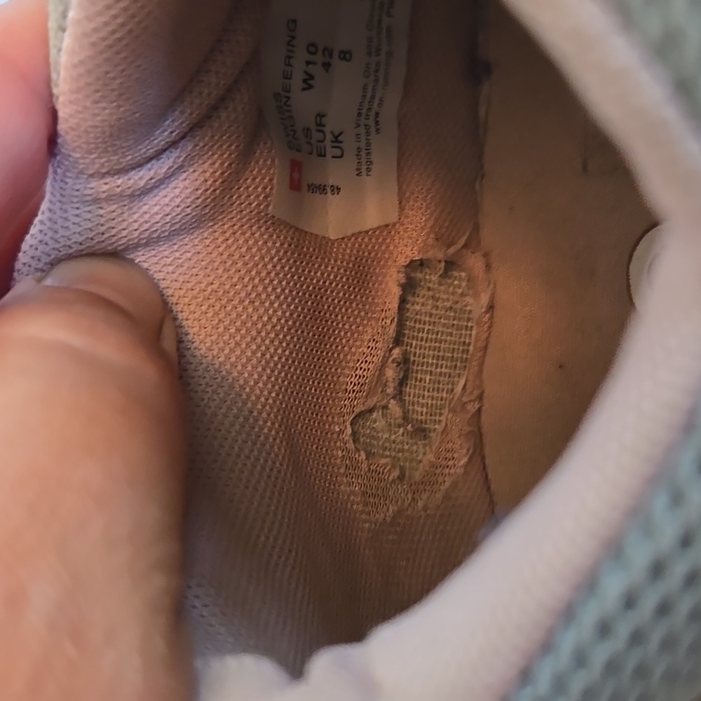 On Running Cloud The Roger Cloudtec Running Shoes… - image 8